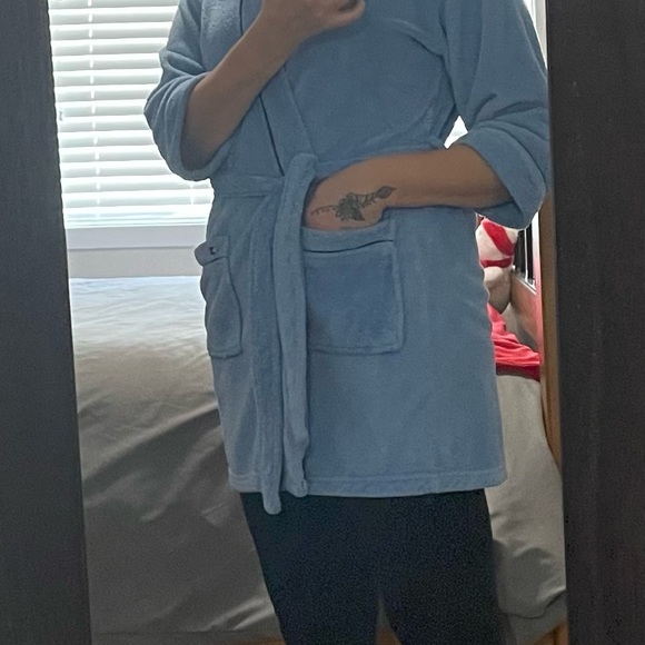 Tommy Hilfiger Plush Bathrobe - Picture 1 of 8